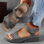 Velcro sandals with thick sole, gray upper, open toe and ankle strap