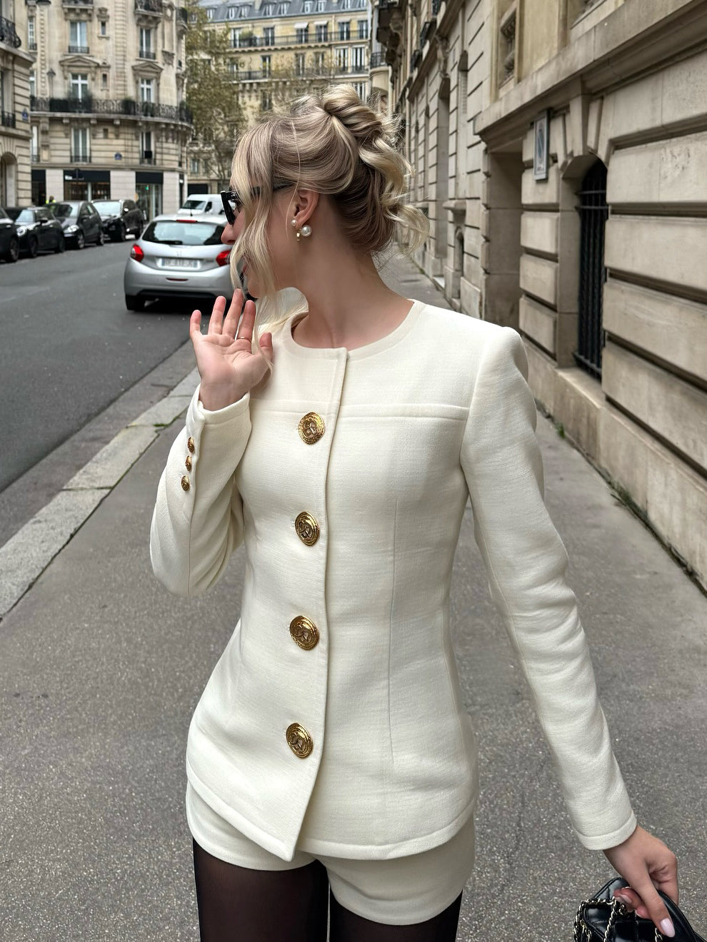 Stylish White Single Breasted Jacket & Shorts Suit - Elevate Your Wardrobe in Confidence