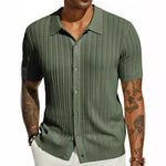 Green knitted polo shirt with point collar, short sleeves, button placket