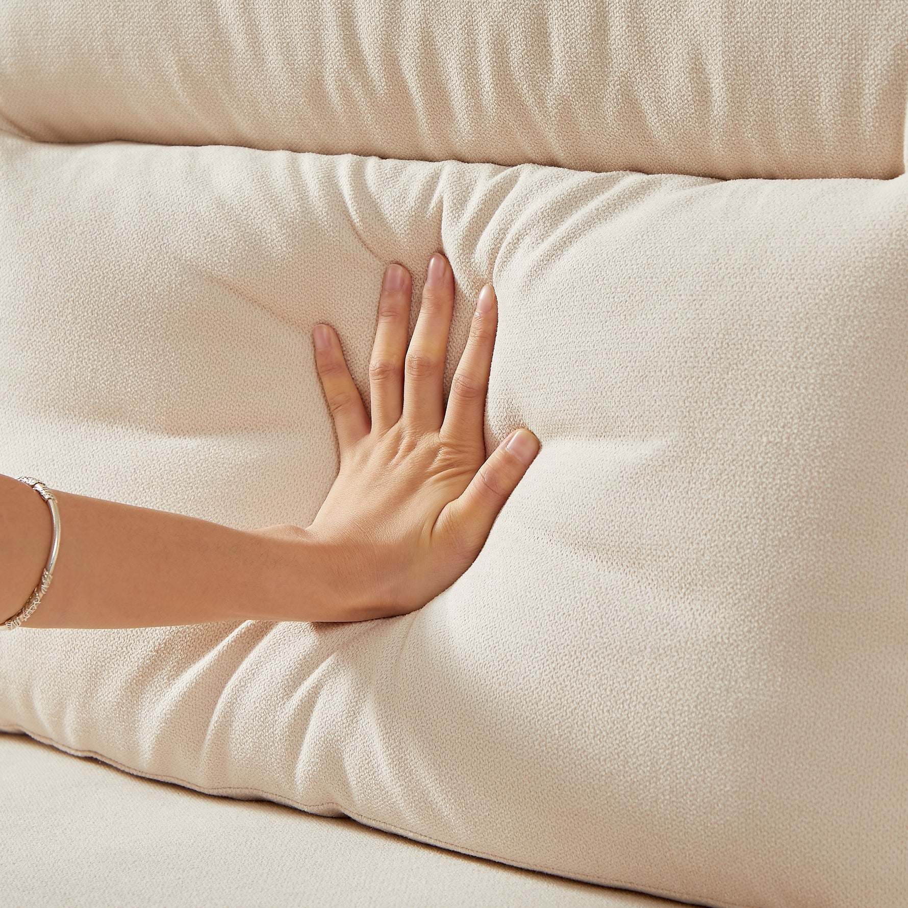 Sofá Chesterfield moderno de 3 plazas de 82" – Tejido "Snowfleece" Beige