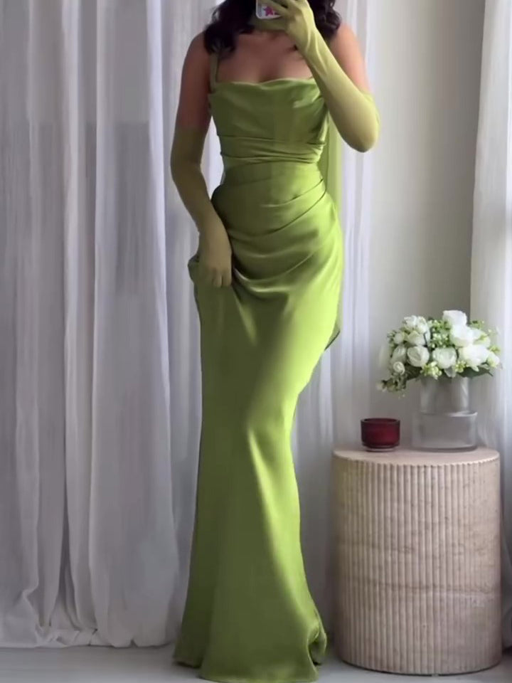 Élégante robe longue plissée avec bretelles chics