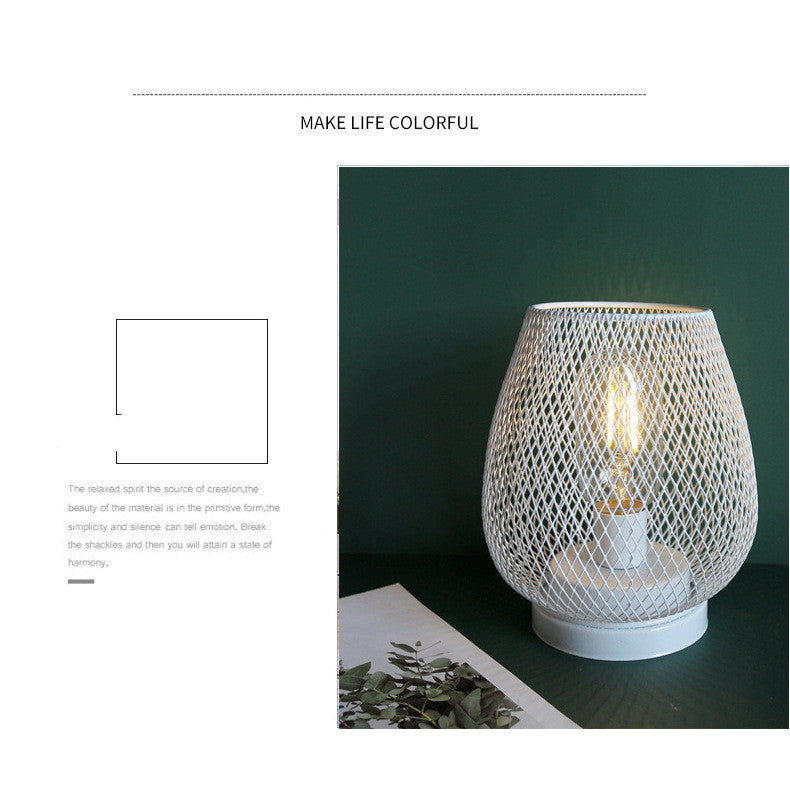 Lámpara de mesa retro de hierro forjado con batería, luz nocturna hueca con diseño de jaula de pájaros, lámpara de lectura de escritorio, decoración para dormitorio, mesita de noche y hogar